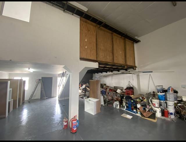 180M² WAREHOUSE TO LET IN GLEN ANIL